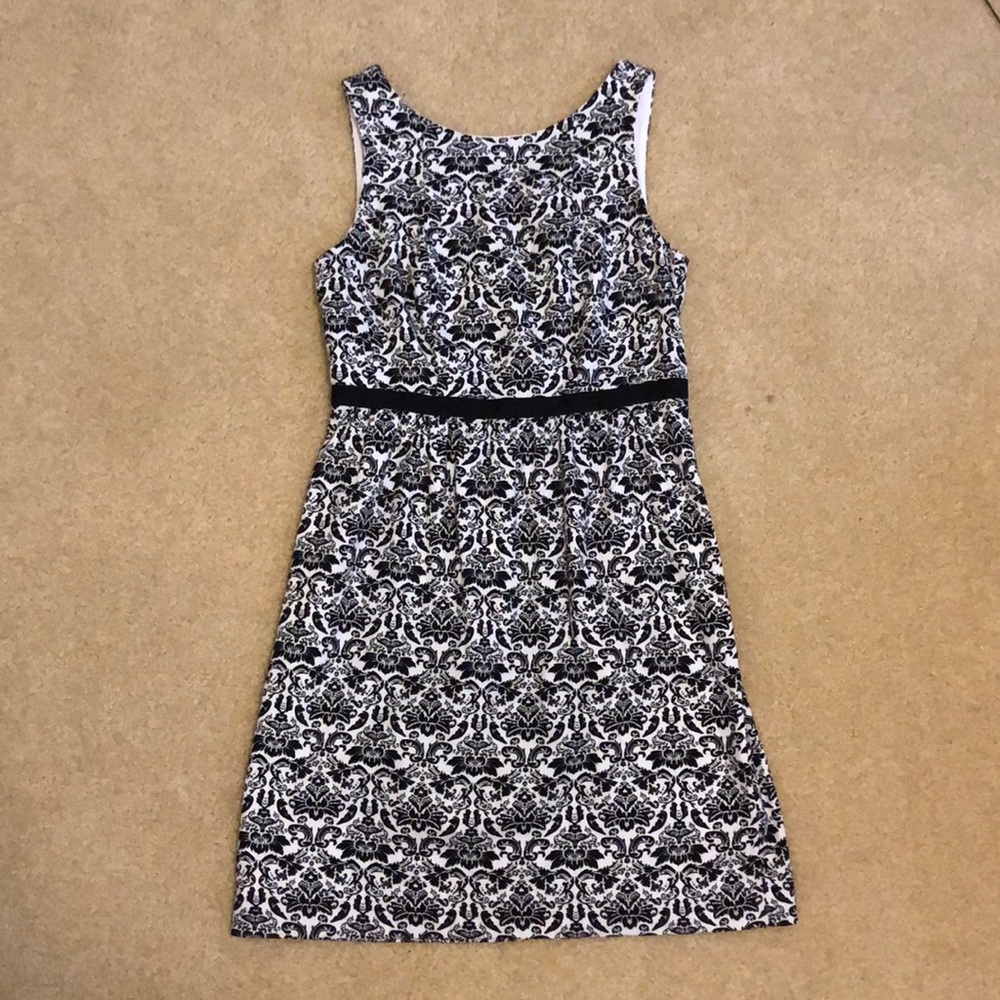 Loft Sleeveless Black and White Dress (0P)